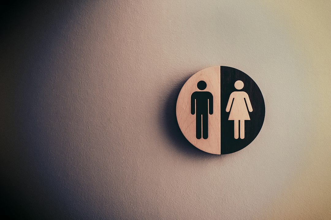 Illustrative image depicting social shyness and gender differences in psychological research.